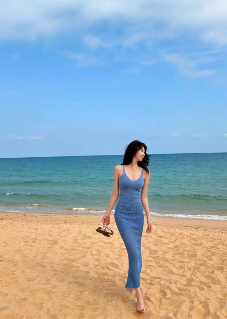 French Style Blue V-Neck Knit Two-Piece Set 2026 Summer Slimming Long Skirt